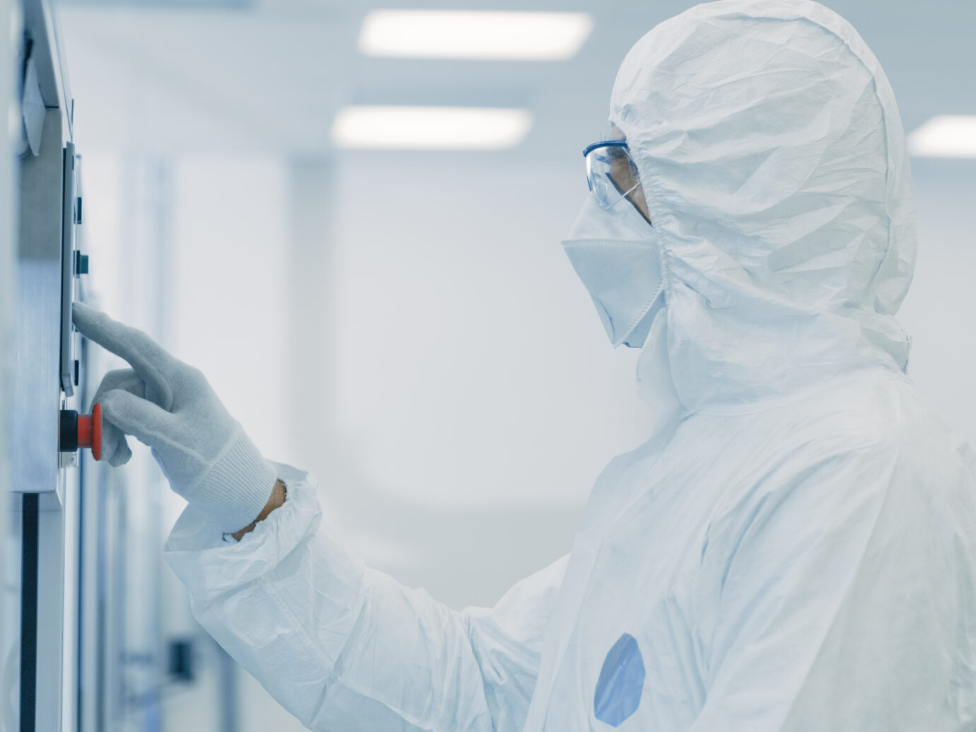 lab worker in safety gear